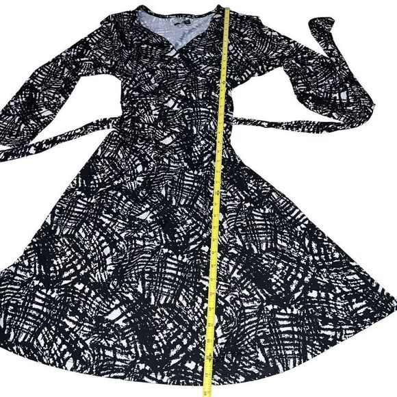 GEORGE Black & White Patterned Faux Wrap Dress Size Large - Picture 8 of 8